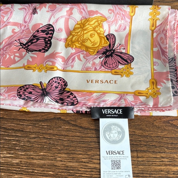 Versace Multi-Color Heritage Butterfly Print Silk Shawl Scarf Pink & White NIB - Picture 7 of 7